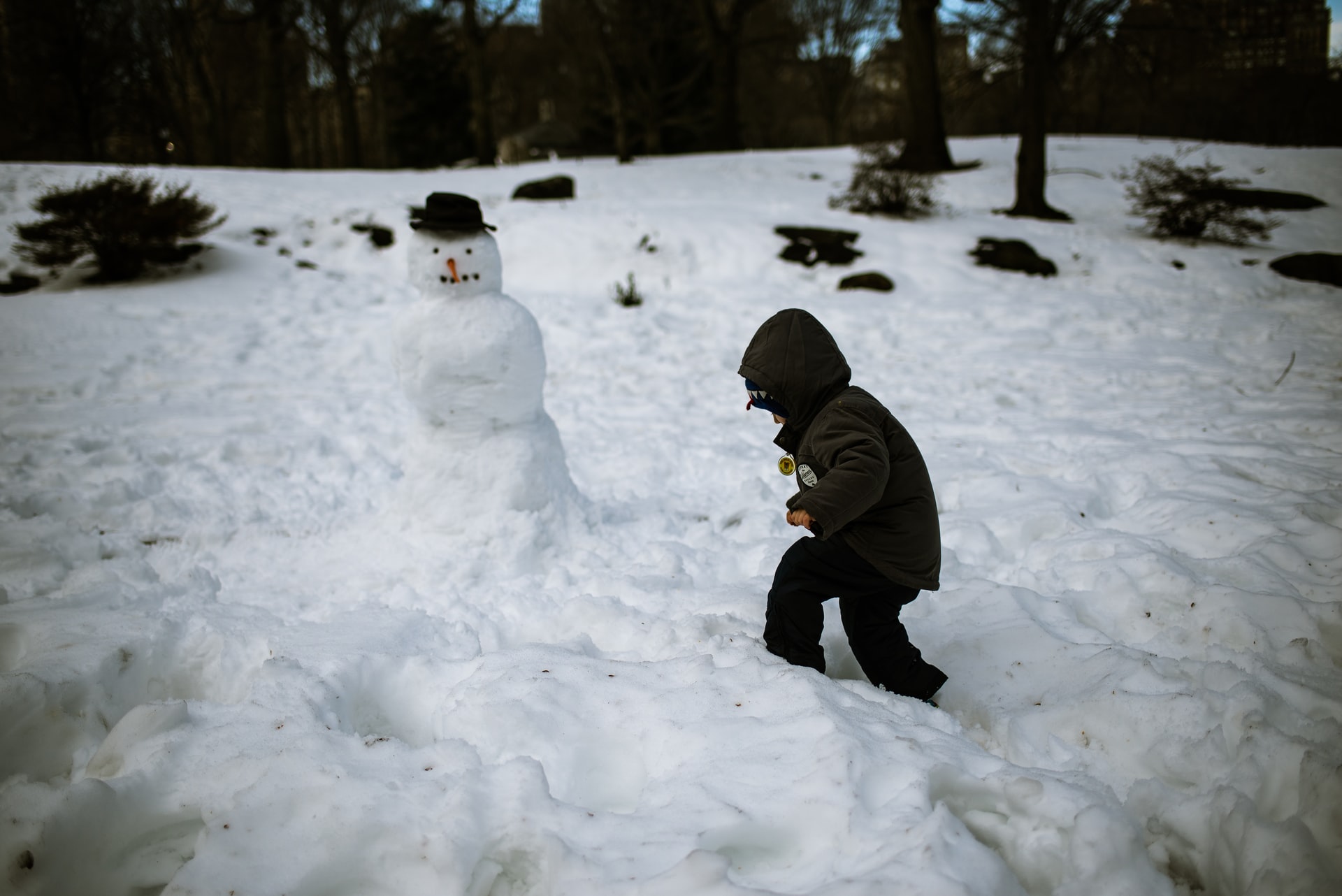 Jak zachęcić dziecko do spędzania czasu na zewnątrz zimą?
